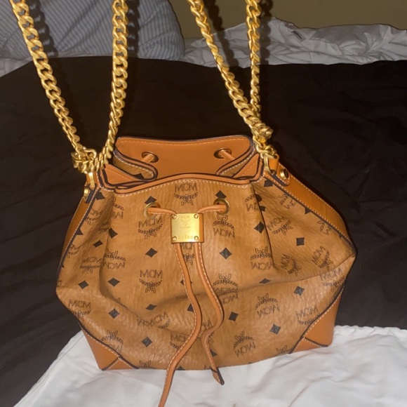 Authentic mcm bucket bag - Picture 2 of 10